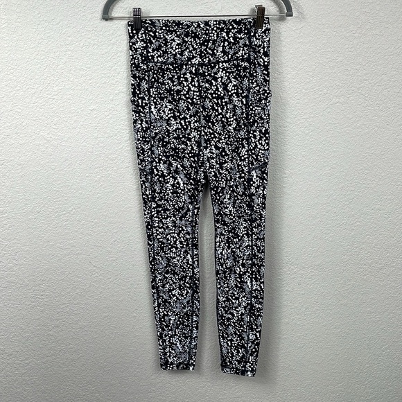 Lululemon Tight Stuff Tight Leggings Black Spotted Chirasu Full Length Sz 4 - Picture 1 of 12